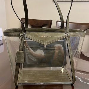 Michael kors shoulder bag olive
